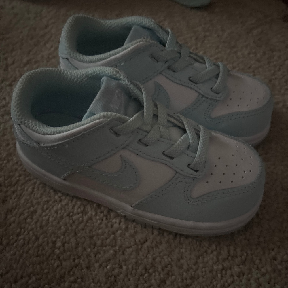 Girl shoes